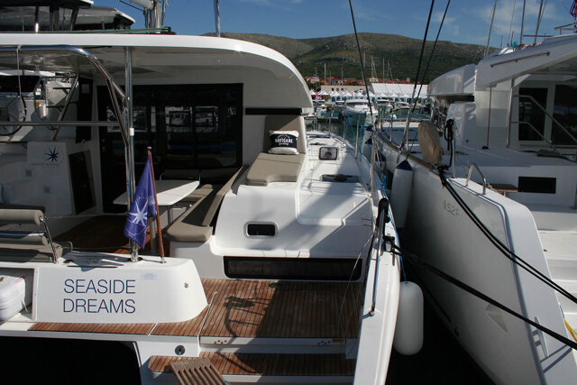 Lagoon 42 - 4 + 2 cab. Seaside dreams